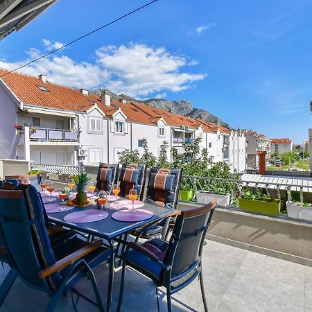 Apartment Ela Omiš Eksteriør billede