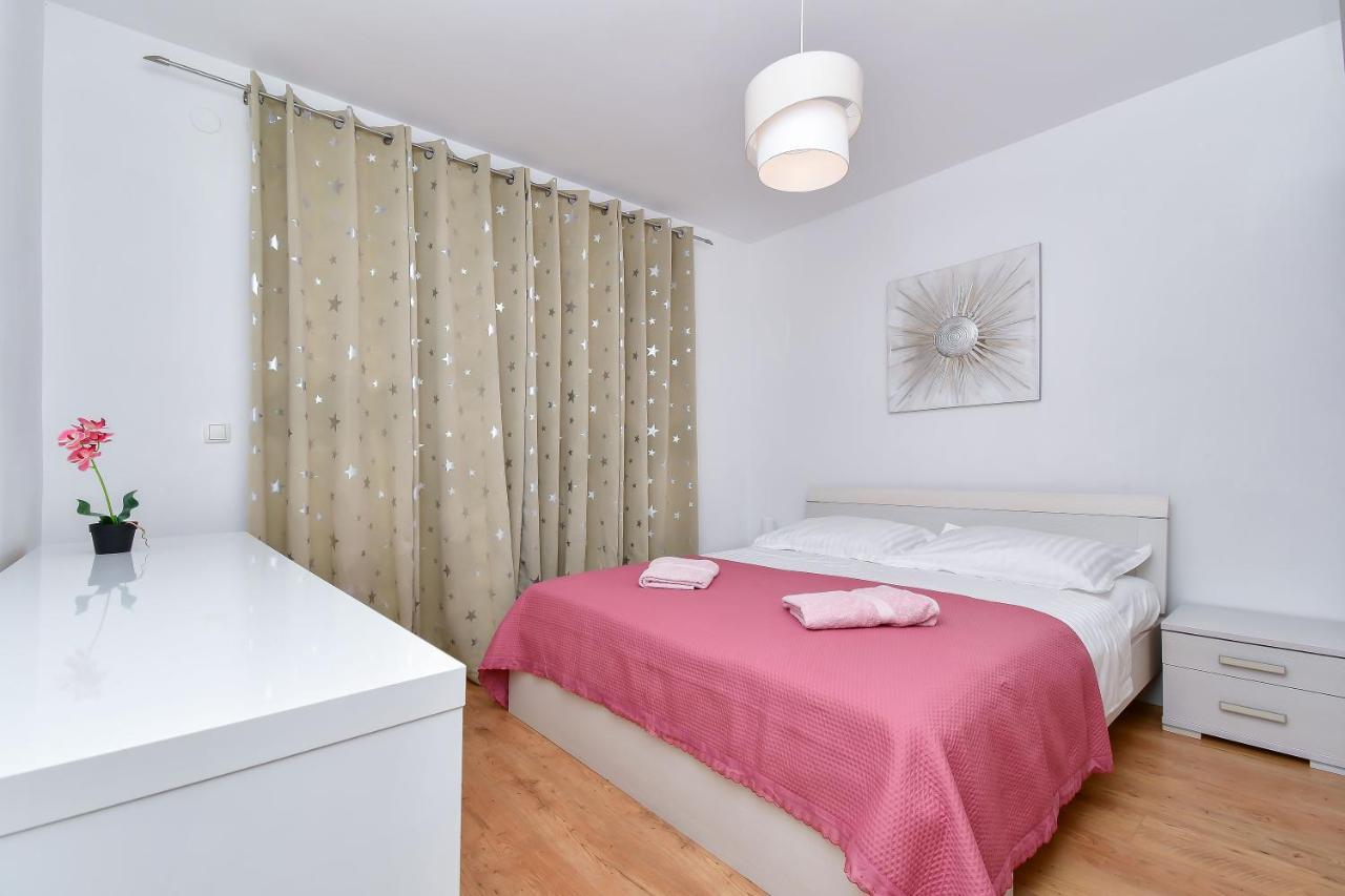 Apartment Ela Omiš Eksteriør billede