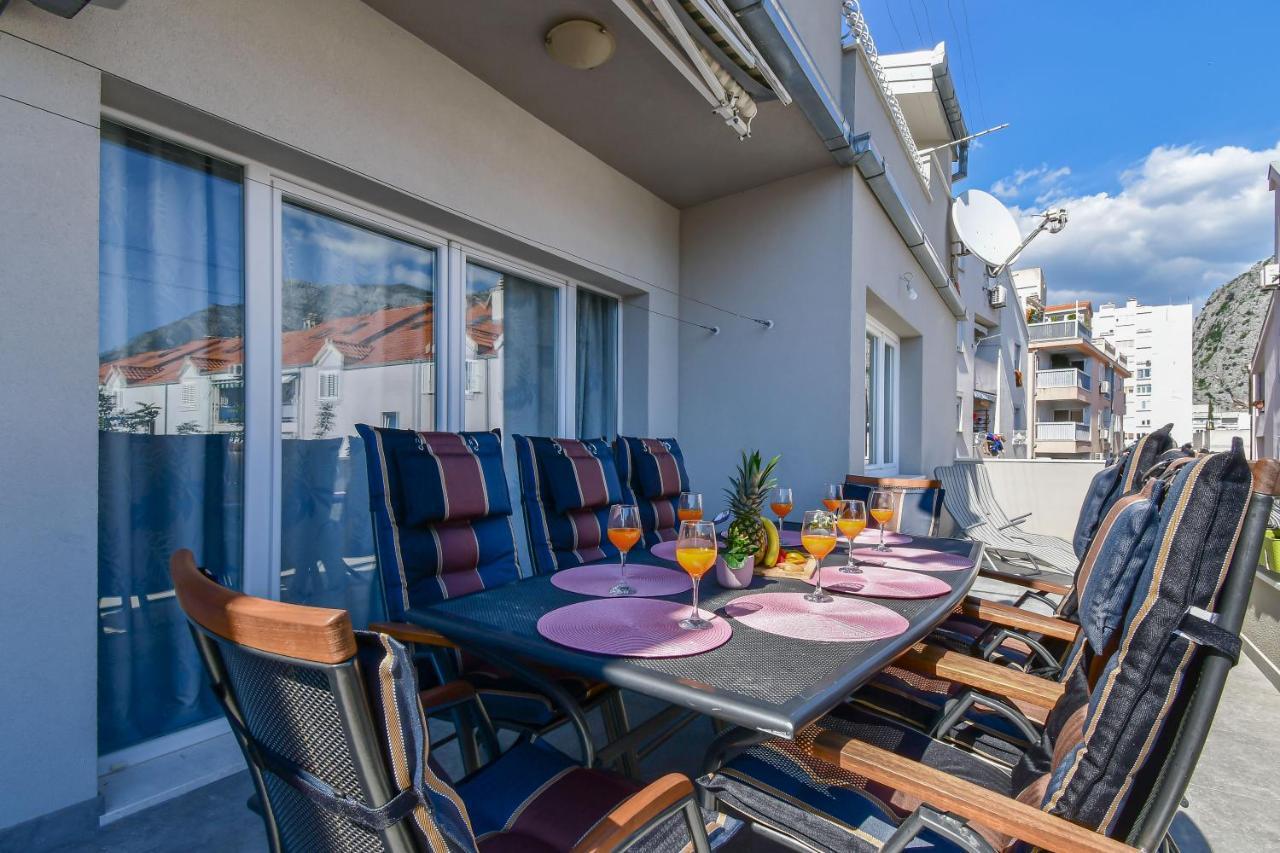 Apartment Ela Omiš Eksteriør billede
