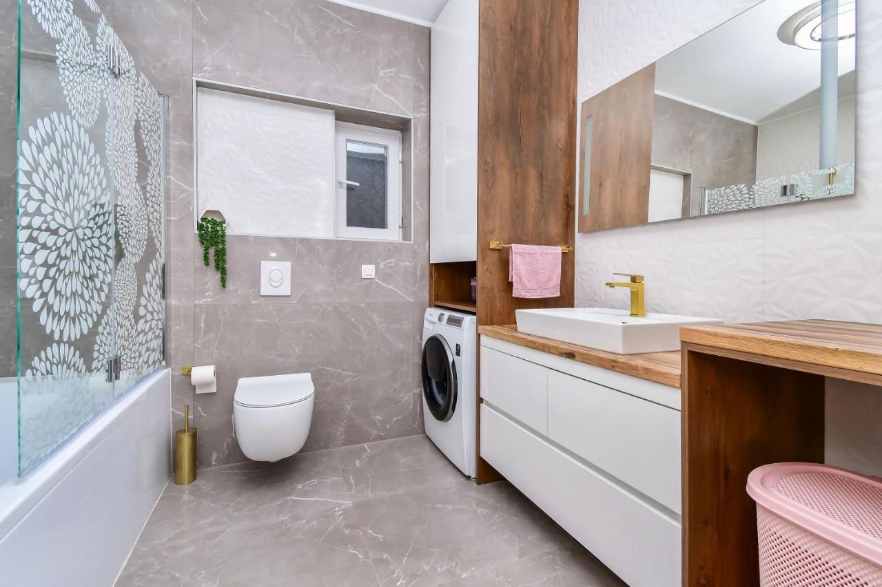 Apartment Ela Omiš Eksteriør billede