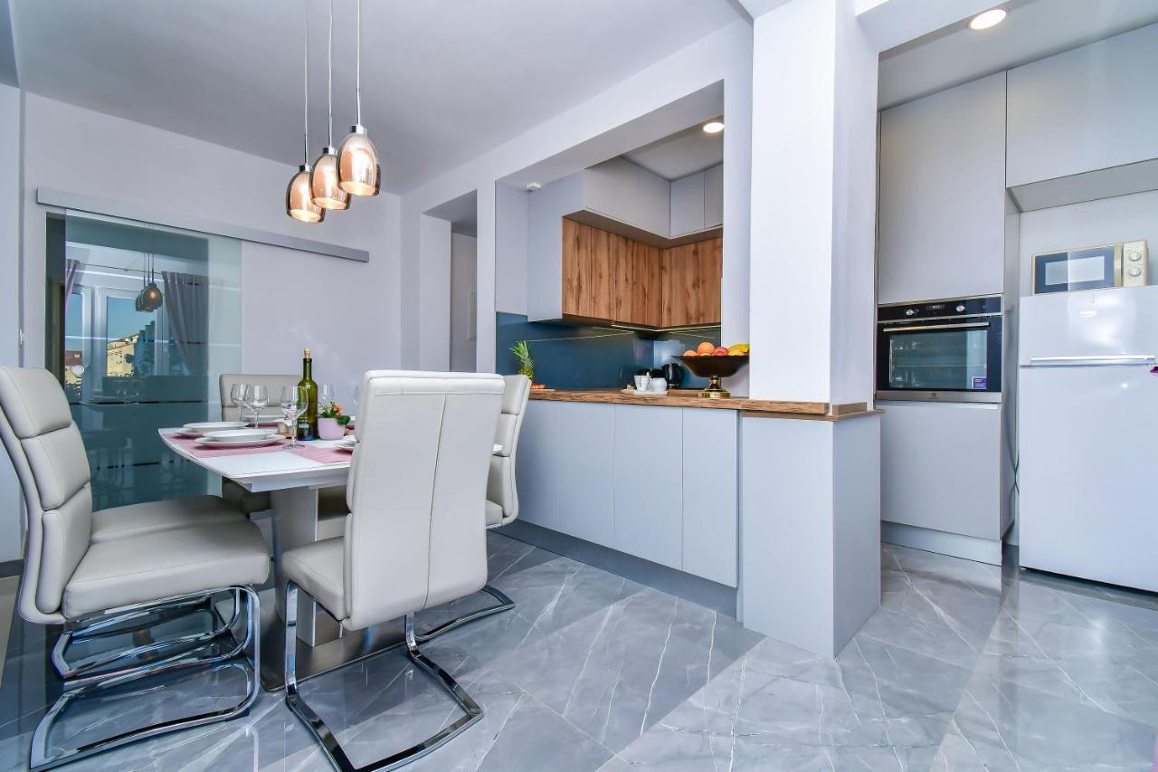 Apartment Ela Omiš Eksteriør billede