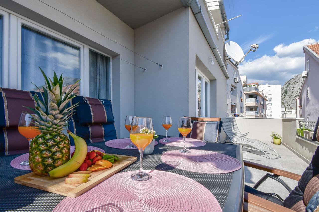 Apartment Ela Omiš Eksteriør billede