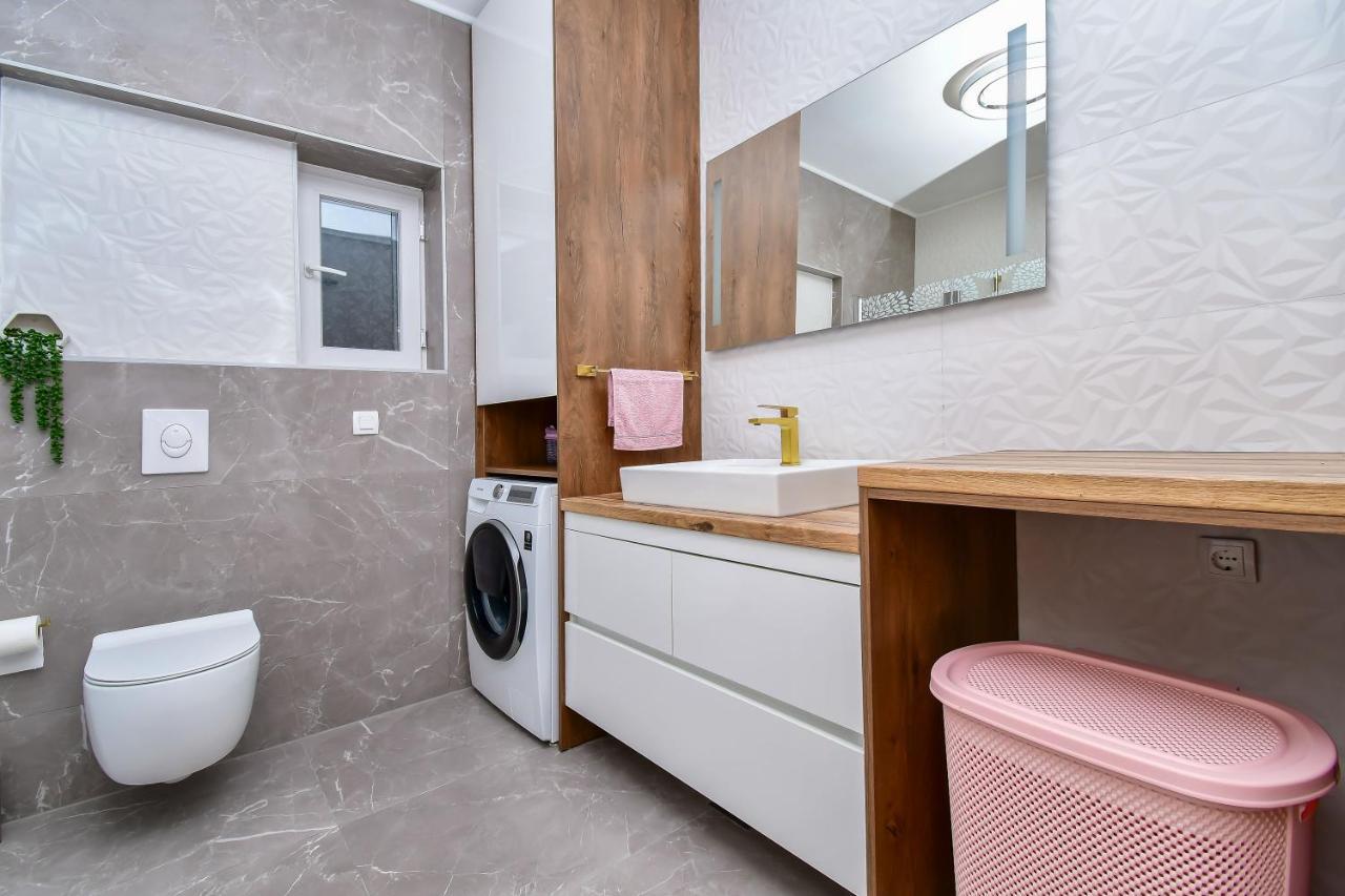 Apartment Ela Omiš Eksteriør billede