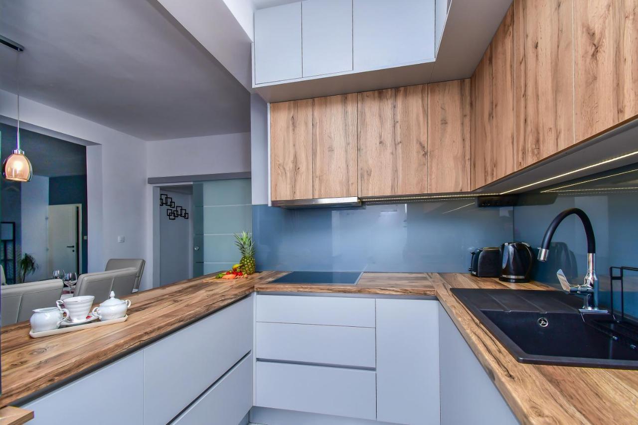 Apartment Ela Omiš Eksteriør billede