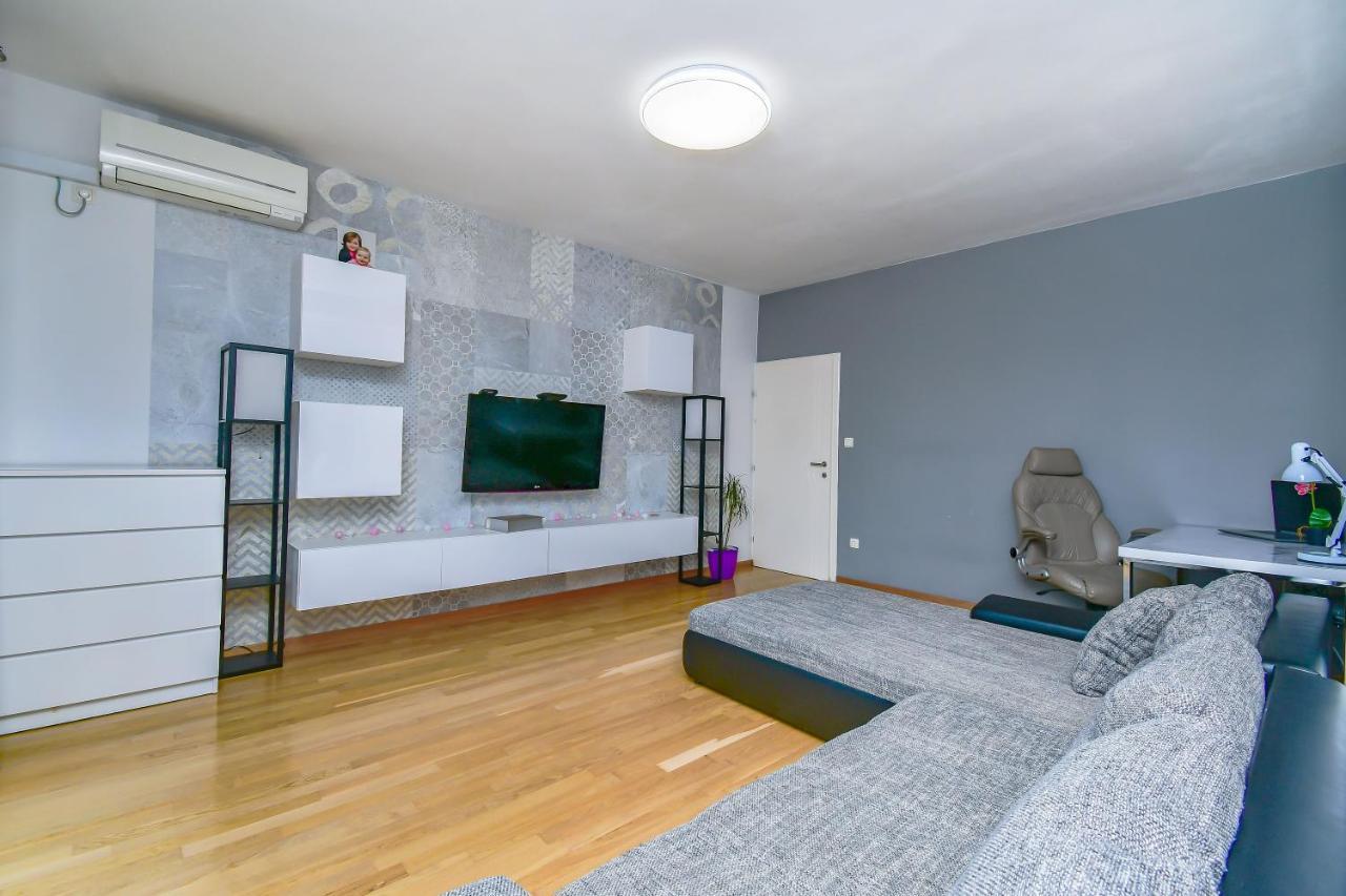 Apartment Ela Omiš Eksteriør billede